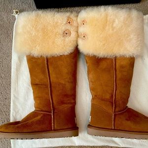 Tall UGG boots worn once